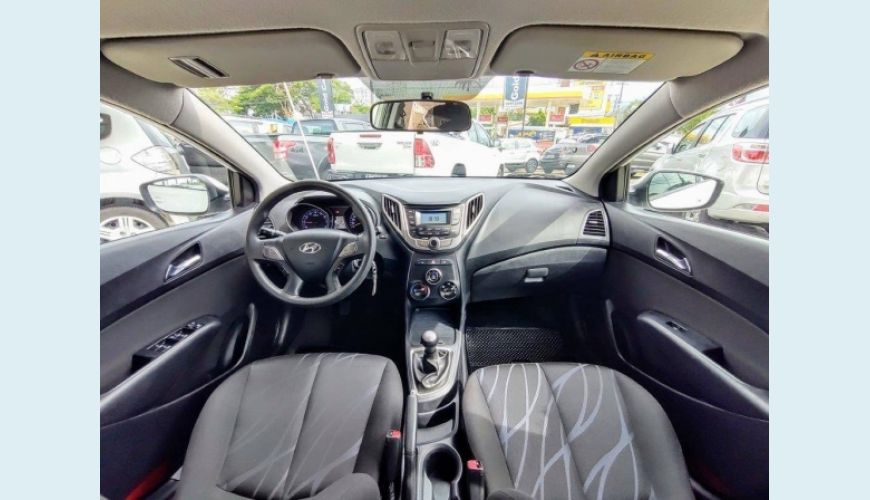 HYUNDAI HB 20 1.0 COMFORT PLUS 12V FLEX 4P - BRANCO - 2015 Foto 4 (Grande)
