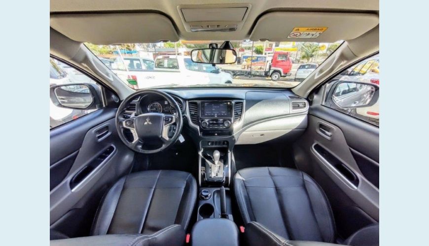 MITSUBISHI L200 TRITON 2.4 16V TURBO DIESEL OUTDOOR HPE CD 4X4 AUT. - PRATA - 2021 Foto 4 (Grande)