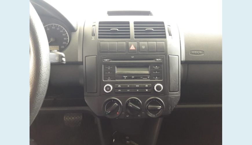 VOLKSWAGEN POLO SEDAN 1.6 MI 8V FLEX 4P AUT. - PRETO - 2012 Foto 4 (Grande)