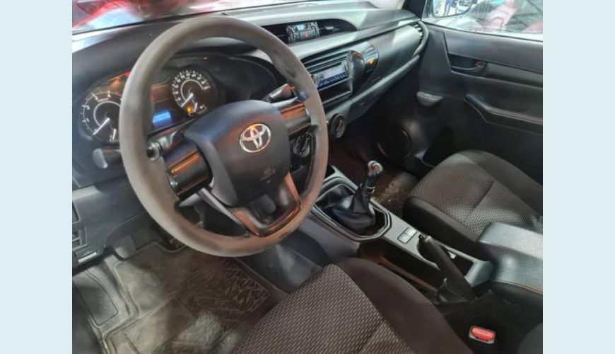 TOYOTA HILUX 2.8 STD 4X4 CD 16V DIESEL 4P - PRATA - 2018 Foto 4 (Grande)