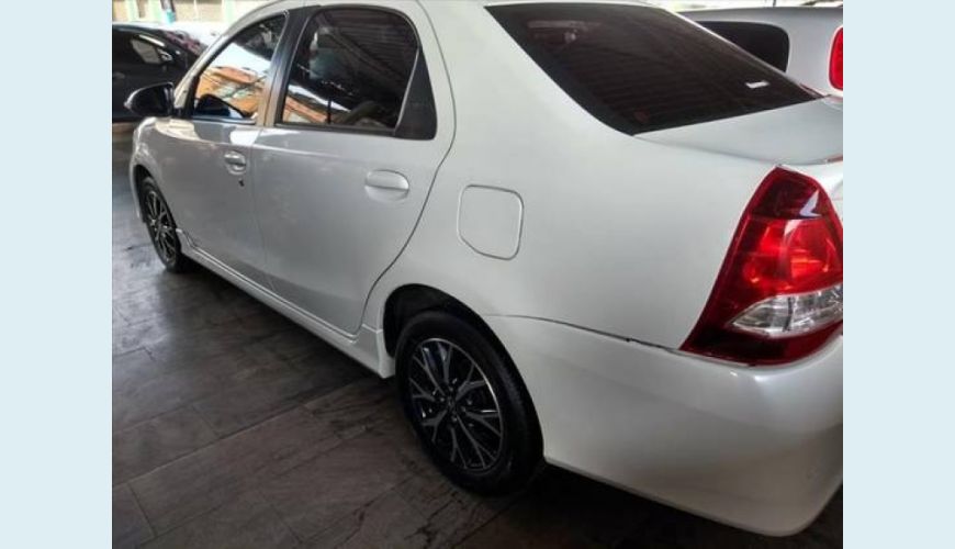 TOYOTA ETIOS 1.5 PLATINUM SEDAN 16V FLEX 4P AUT. - BRANCO - 2018 Foto 4 (Grande)