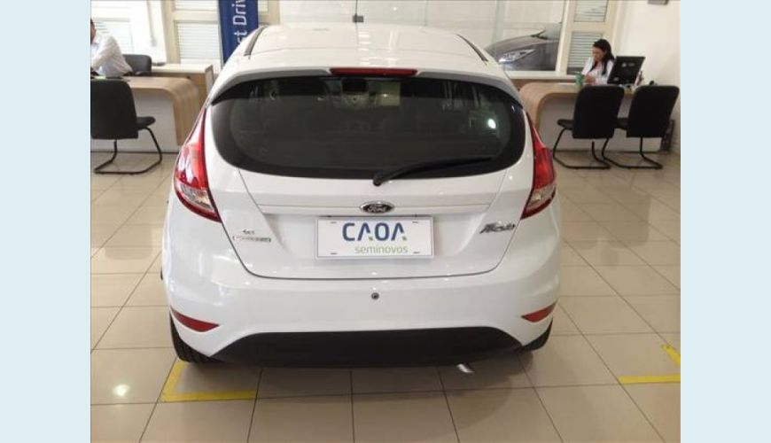 FORD FIESTA 1.6 SE HATCH 16V FLEX 4P POWERSHIFT - BRANCO - 2015 Foto 4 (Grande)