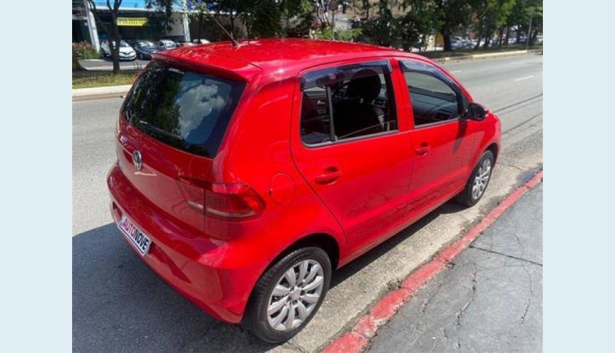VOLKSWAGEN FOX 1.0 MI TRENDLINE 8V FLEX 4P - VERMELHO - 2015 Foto 4 (Grande)