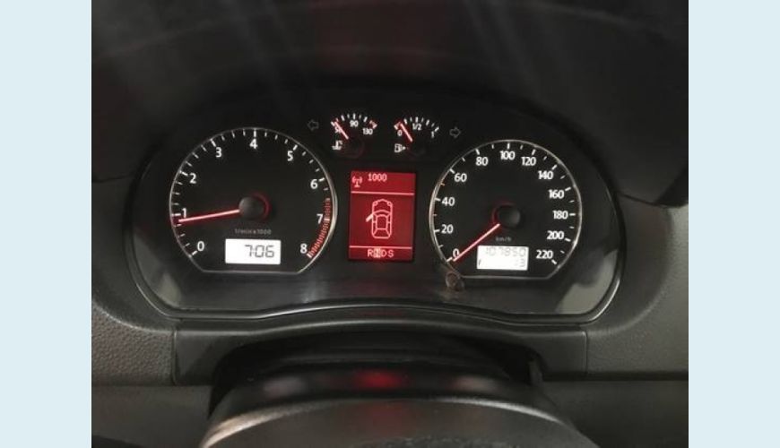 VOLKSWAGEN POLO SEDAN 1.6 MI 8V FLEX 4P AUT. - PRATA - 2014 Foto 4 (Grande)