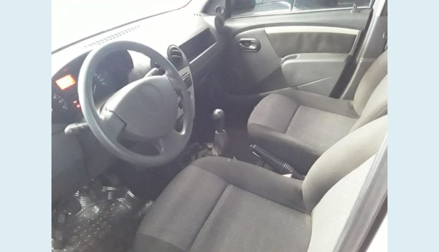RENAULT LOGAN 1.0 EXPRESSION 16V FLEX 4P - PRATA - 2009 Foto 4 (Grande)