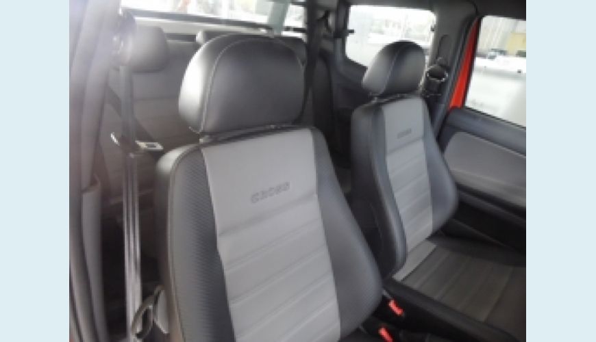 VOLKSWAGEN SAVEIRO 1.6 CROSS CD 16V FLEX 2P - LARANJA - 2015 Foto 4 (Grande)