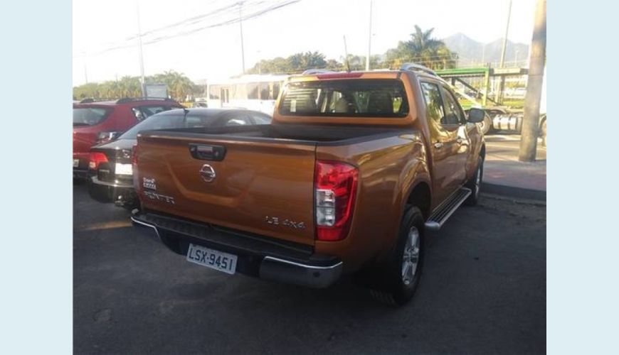NISSAN FRONTIER 2.3 16V TURBO DIESEL LE CD 4X4 AUT. - LARANJA - 2017 Foto 4 (Grande)