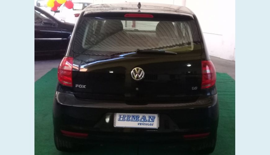 VOLKSWAGEN FOX 1.6 MI 8V FLEX 4P - PRETO - 2012 Foto 4 (Grande)