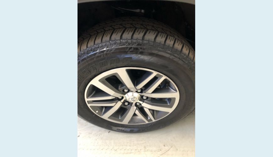 TOYOTA HILUX 2.8 SRX 4X4 CD 16V DIESEL 4P AUT. - CINZA - 2017 Foto 4 (Grande)
