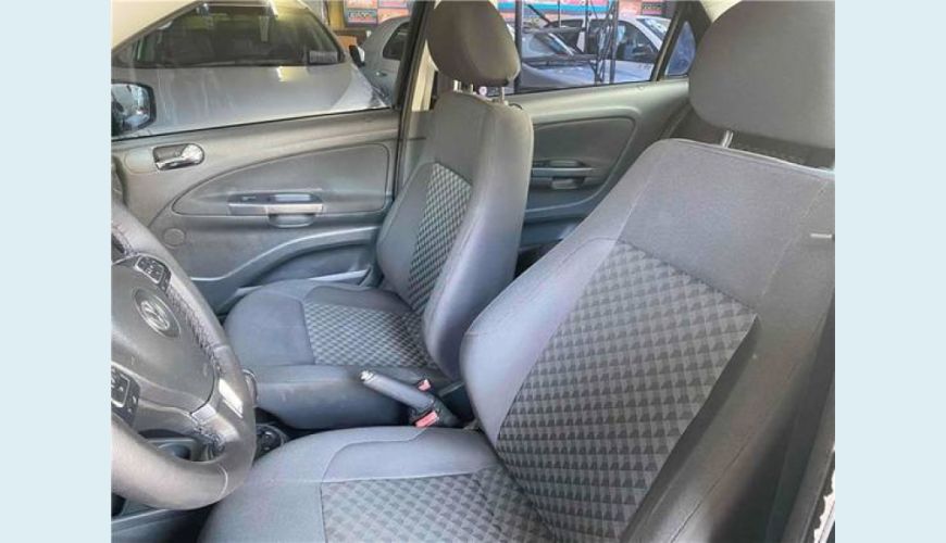 VOLKSWAGEN VOYAGE 1.6 MI COMFORTLINE 8V FLEX 4P AUT. - PRETO - 2016 Foto 4 (Grande)