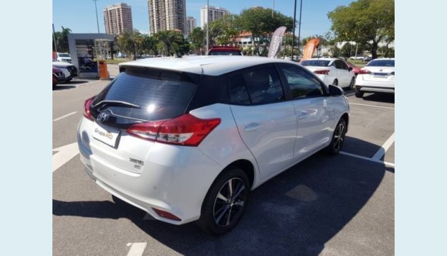 TOYOTA YARIS 1.5 16V FLEX XS CONNECT MULTIDRIVE - BRANCO - 2022 Foto 4 (Grande)