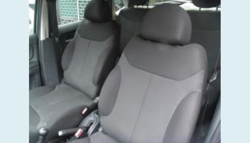 CITROËN C3 1.4 I EXCLUSIVE 8V FLEX 4P - PRATA - 2011 Foto 4 (Grande)