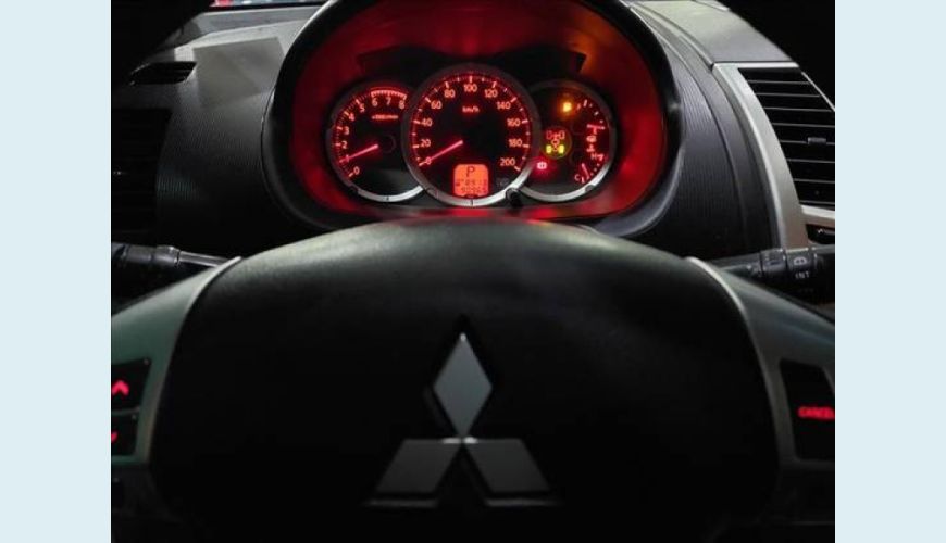 MITSUBISHI PAJERO DAKAR 3.5 HPE 7 LUGARES 4X4 V6 24V FLEX 4P AUT. - PRATA - 2015 Foto 4 (Grande)