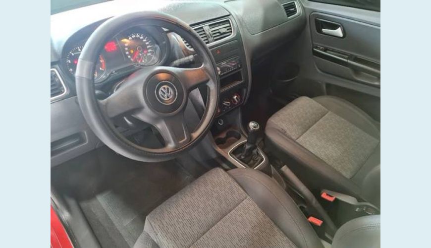 VOLKSWAGEN FOX 1.6 MI 8V FLEX 4P - VERMELHO - 2013 Foto 4 (Grande)