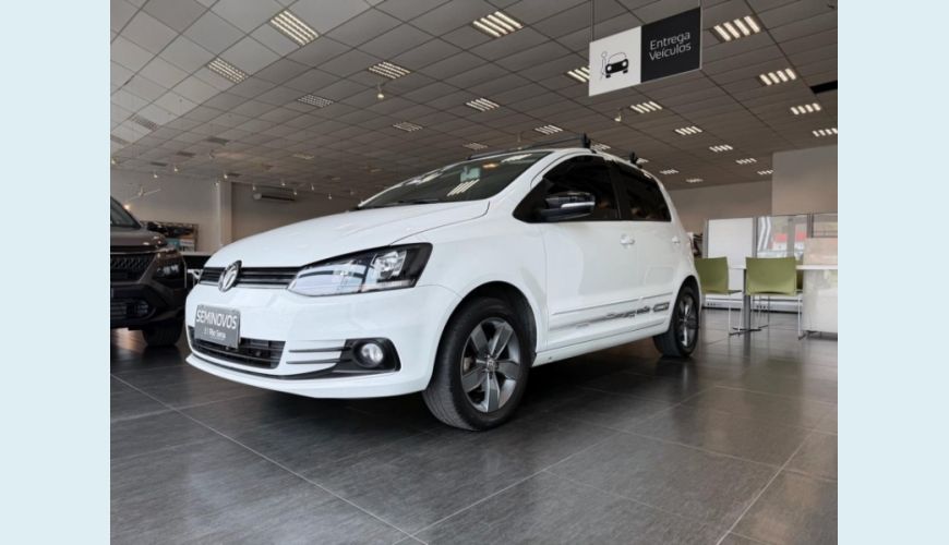 VOLKSWAGEN FOX 1.6 MSI TOTAL FLEX CONNECT 4P MANUAL - BRANCO - 2020 Foto 4 (Grande)
