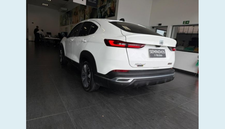 FIAT FASTBACK AUDACE 1.0 TURBO 200 FLEX AUT. 5P - BRANCO - 2024 Foto 4 (Grande)