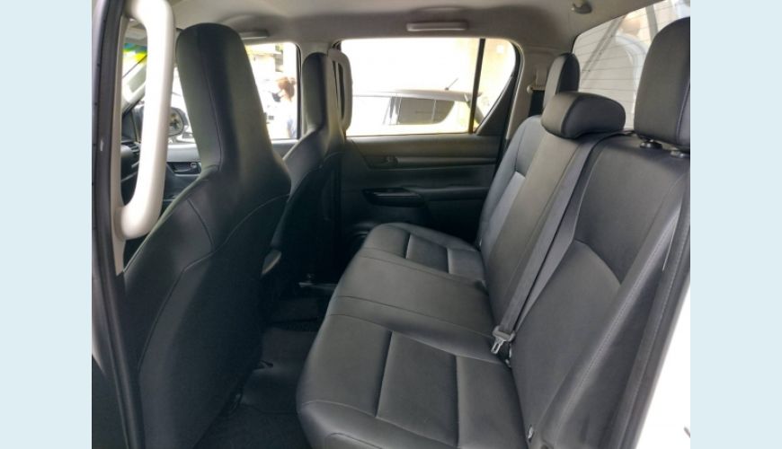 TOYOTA HILUX 2.8 NARROW 4X4 CD 16V DIESEL 4P - BRANCO - 2019 Foto 5 (Grande)