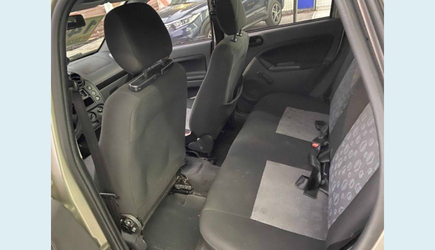 FORD FIESTA 1.0 ROCAM HATCH 8V FLEX 4P - PRATA - 2014 Foto 5 (Grande)
