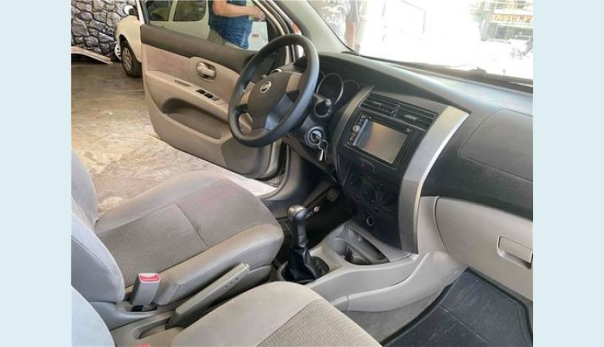 NISSAN LIVINA 1.6 SL 16V FLEX 4P - PRATA - 2010 Foto 5 (Grande)