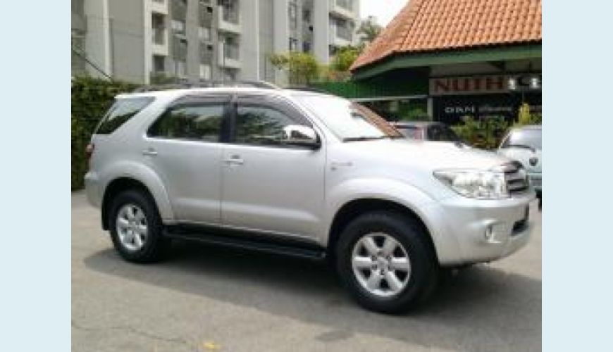 TOYOTA HILUX SW4 3.0 SRV 4X4 7 LUGARES 16V TURBO INTERCOOLER DIESEL 4P AUT. - PRATA - 2010 Foto 5 (Grande)