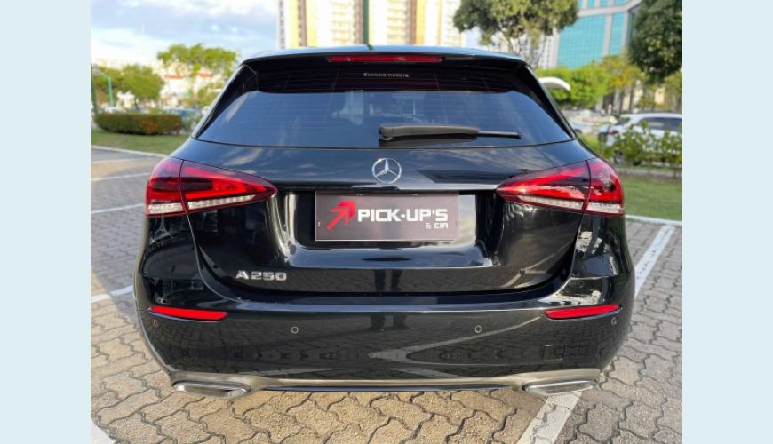 MERCEDES-BENZ A 250 2.0 CGI VISION 7G-DCT - PRETO - 2020 Foto 5 (Grande)