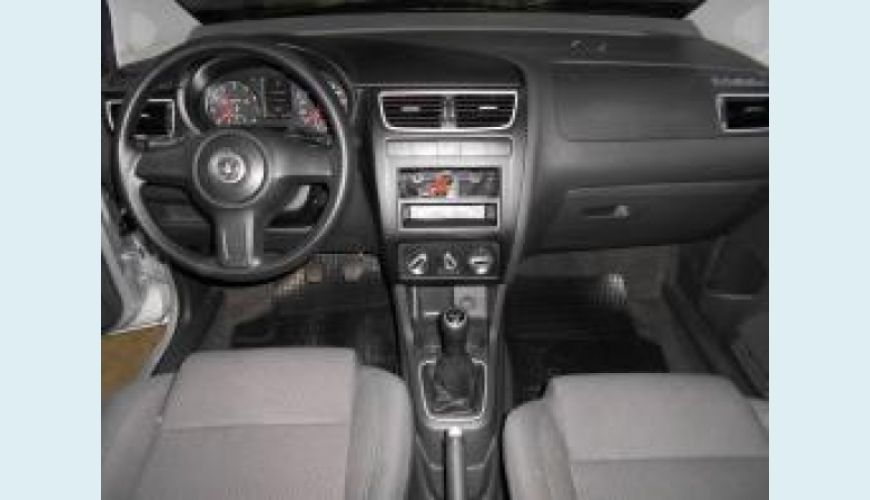 VOLKSWAGEN FOX 1.0 MI TREND 8V TOTAL FLEX 4P - PRATA - 2011 Foto 5 (Grande)