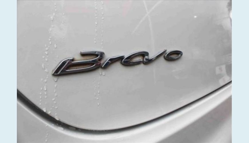 FIAT BRAVO 1.8 ESSENCE 16V FLEX 4P - BRANCO - 2014 Foto 5 (Grande)