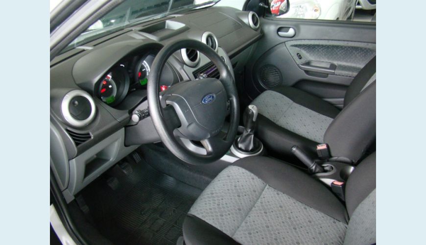 FORD FIESTA 1.6 ROCAM SE 8V FLEX 4P - PRATA - 2014 Foto 5 (Grande)