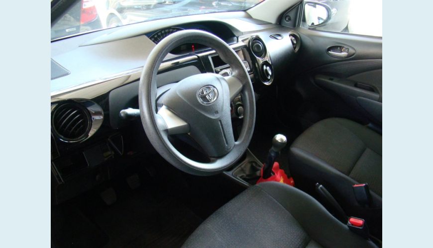 TOYOTA ETIOS 1.3 X 16V FLEX 4P - BRANCO - 2014 Foto 5 (Grande)