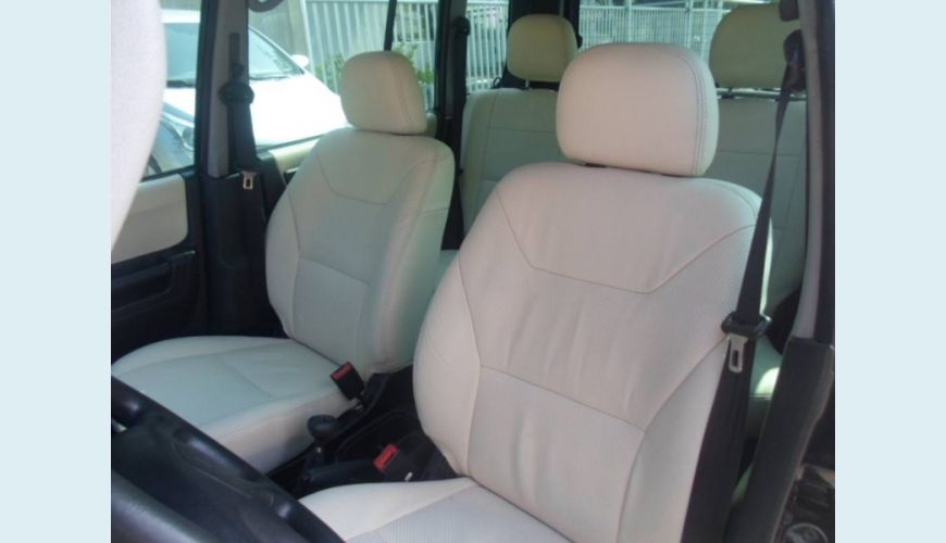 MITSUBISHI PAJERO TR4 2.0 4X4 16V 140CV FLEX 4P AUT. - PRETO - 2009 Foto 5 (Grande)