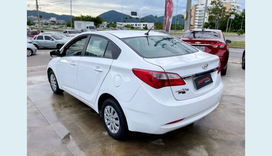 HYUNDAI HB 20S 1.6 COMFORT PLUS 16V FLEX 4P AUT. - BRANCO - 2015 Foto 5 (Grande)