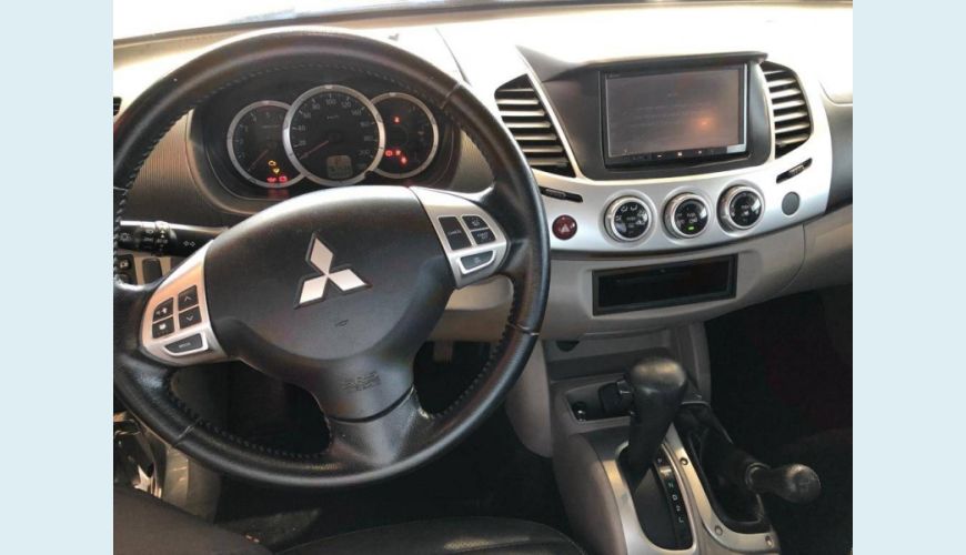MITSUBISHI L200 TRITON 3.2 HPE 4X4 CD 16V TURBO INTERCOOLER DIESEL 4P AUT. - PRATA - 2013 Foto 5 (Grande)