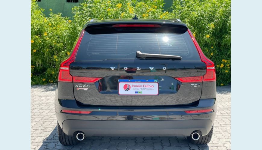 VOLVO XC60 2.0 T5 MOMENTUM AWD GEARTRONIC - PRETO - 2018 Foto 5 (Grande)