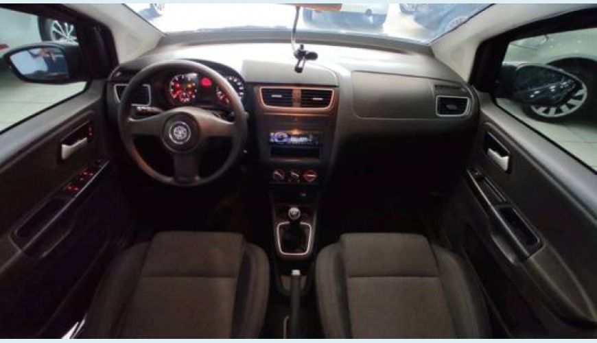 VOLKSWAGEN FOX 1.0 MI 8V FLEX 4P - PRETO - 2013 Foto 5 (Grande)