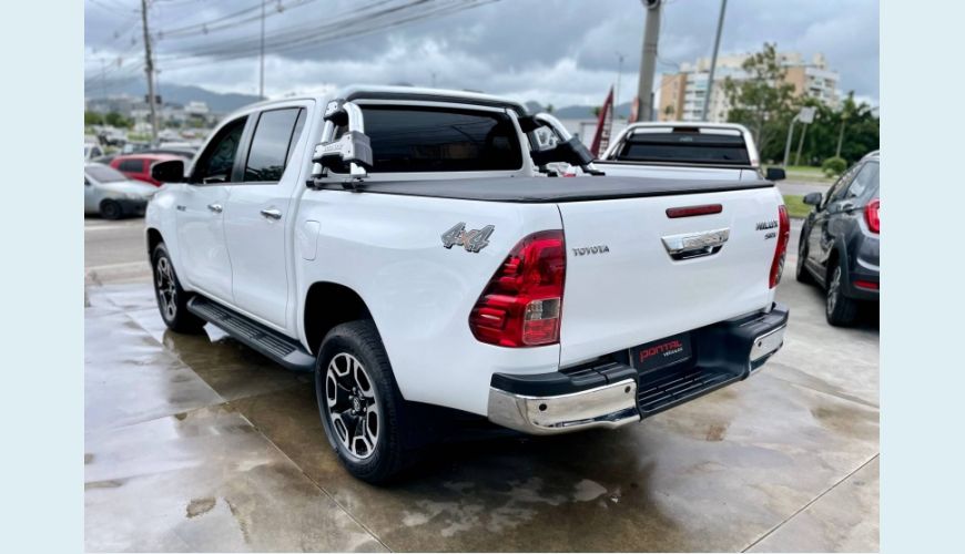 TOYOTA HILUX 2.8 D-4D TURBO DIESEL CD SRV 4X4 AUT. - BRANCO - 2021 Foto 5 (Grande)