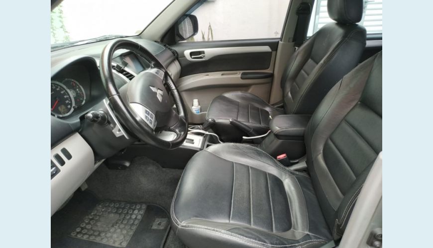 MITSUBISHI PAJERO DAKAR 3.2 HPE 4X4 7 LUGARES 16V TURBO INTERCOOLER DIESEL 4P AUT - PRATA - 2015 Foto 5 (Grande)
