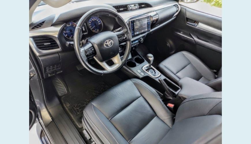 TOYOTA HILUX 2.8 SRX 4X4 CD 16V DIESEL 4P AUT. - CINZA - 2018 Foto 5 (Grande)