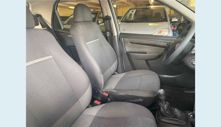 CHEVROLET CELTA 1.0 MPFI LT 8V FLEX 4P - PRATA - 2014 Foto 5 (Grande)