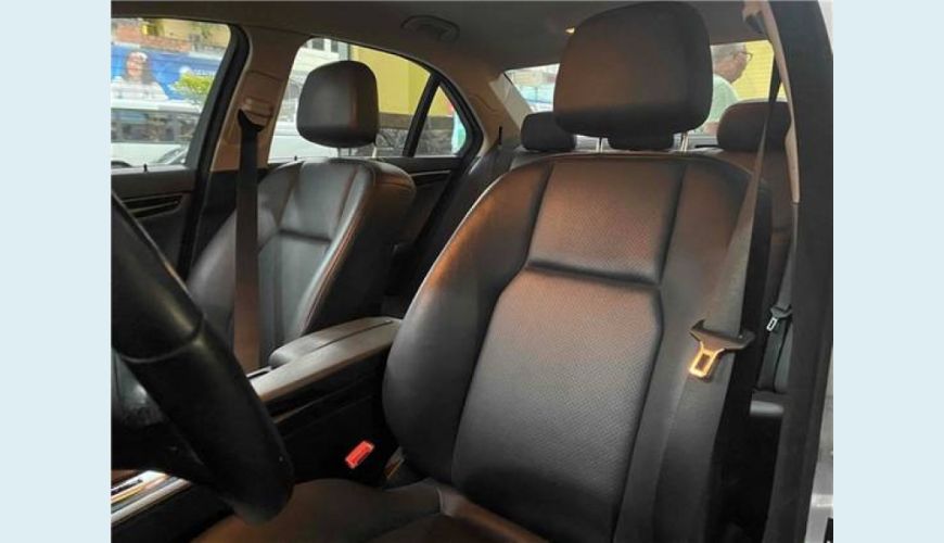 MERCEDES-BENZ C 180 1.8 CGI CLASSIC 16V 4P AUT. - PRATA - 2012 Foto 5 (Grande)