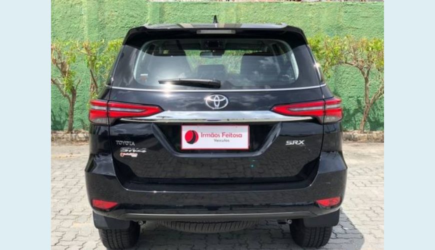 TOYOTA HILUX SW4 2.8 D-4D TURBO DIESEL SRX 7L 4X4 AUT. - PRETO - 2022 Foto 5 (Grande)