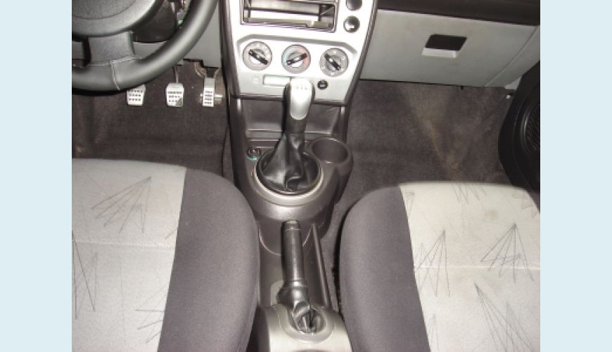 FORD FIESTA TRAIL 1.6 8V FLEX 5P - PRATA - 2008 Foto 5 (Grande)