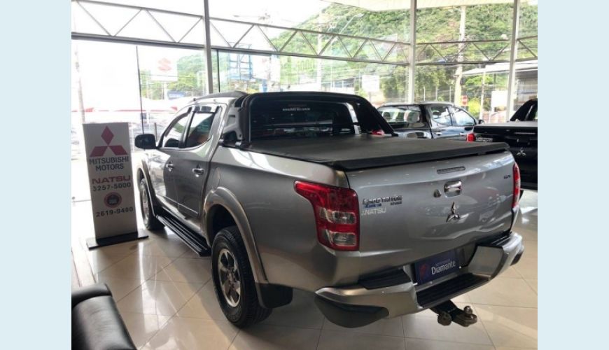 MITSUBISHI L200 TRITON 2.4 16V TURBO DIESEL SPORT HPE CD 4P 4X4 AUT. - PRATA - 2019 Foto 6 (Grande)