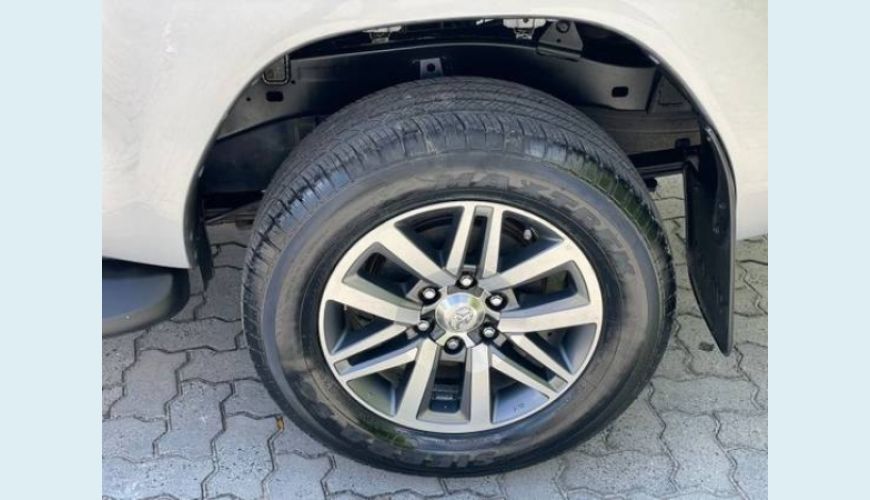 TOYOTA HILUX 2.8 SRX 4X4 CD 16V DIESEL 4P AUT. - PRATA - 2016 Foto 6 (Grande)