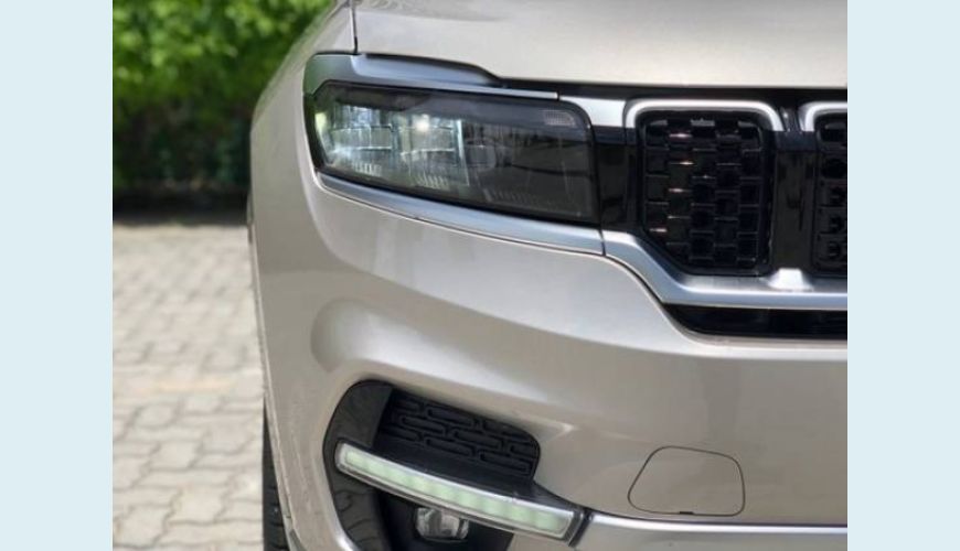 JEEP COMMANDER 2.0 TD380 TURBO DIESEL OVERLAND AT9 - DOURADO - 2022 Foto 6 (Grande)