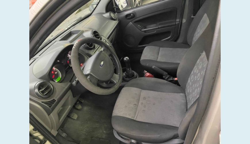 FORD FIESTA 1.0 ROCAM HATCH 8V FLEX 4P - PRATA - 2014 Foto 6 (Grande)