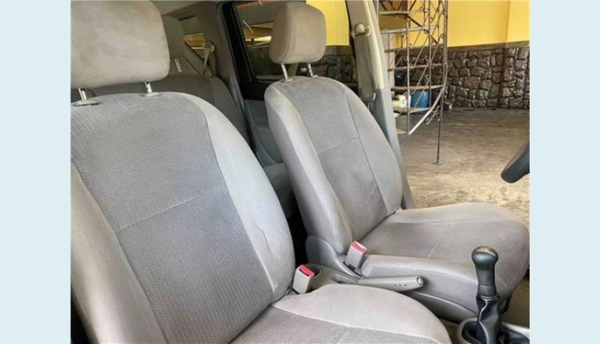 NISSAN LIVINA 1.6 SL 16V FLEX 4P - PRATA - 2010 Foto 6 (Grande)