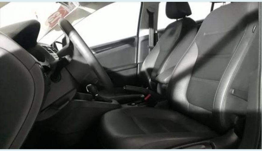 VOLKSWAGEN JETTA 2.0 COMFORTLINE FLEX 4P TIPTRONIC - PRETO - 2013 Foto 6 (Grande)