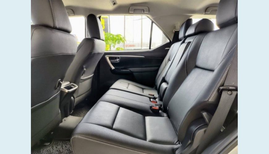 TOYOTA HILUX SW4 2.7 VVT-I FLEX SRV 7L 4X2 AUT. - PRATA - 2021 Foto 6 (Grande)