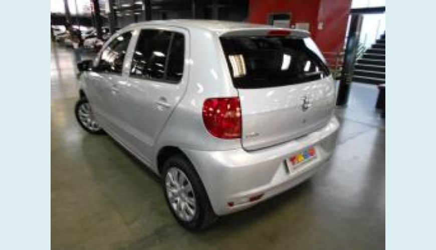 VOLKSWAGEN FOX 1.0 MI TREND 8V TOTAL FLEX 4P - PRATA - 2011 Foto 6 (Grande)