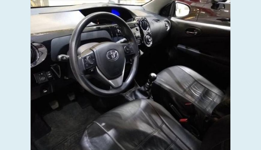 TOYOTA ETIOS 1.5 XS SEDAN 16V FLEX 4P - PRATA - 2018 Foto 6 (Grande)
